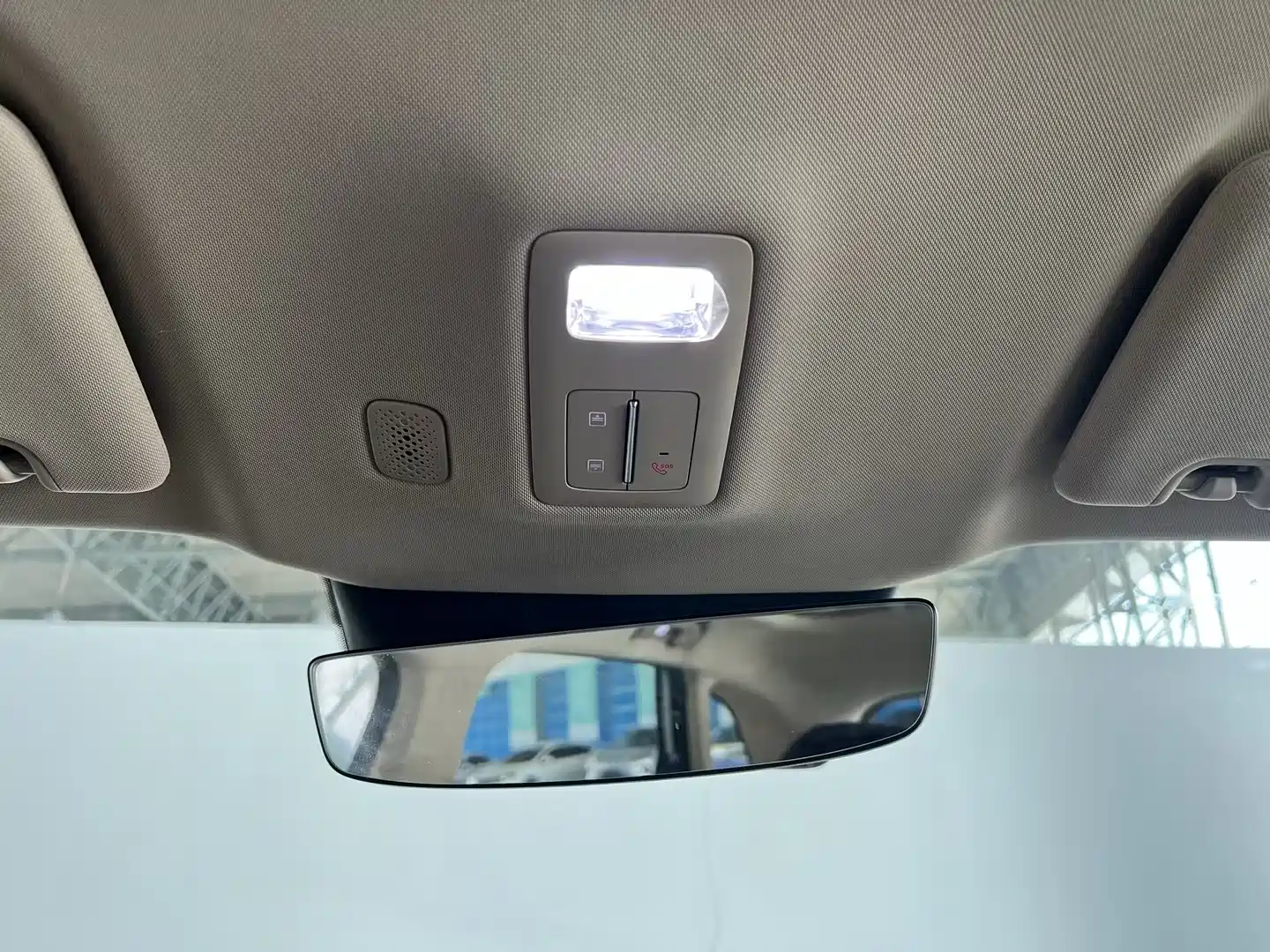 Photo 25 - Shangjie SUV