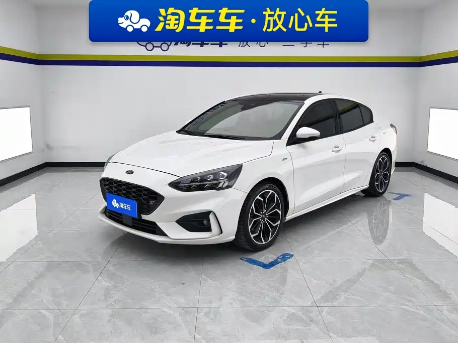 Ford Focus 2022 2021 Sedan EcoBoost 180 Auto ST Line