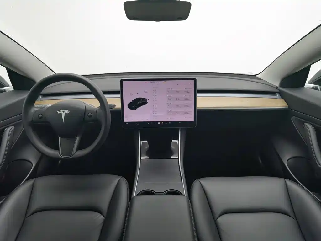 Фото 5 - Tesla Model 3