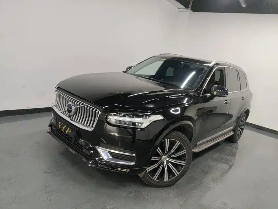 Фото 1 - Volvo XC90