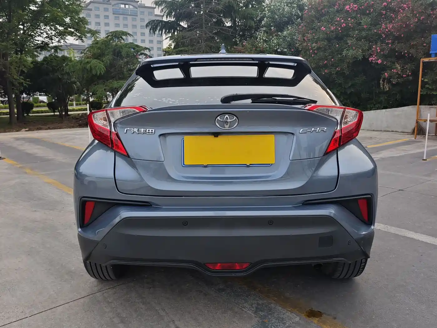 Toyota C-HR 2021 2.0L Luxury Edition фото 15