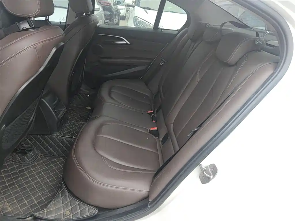 BMW 1 Series 2020 Model 120i M Sport Package фото 17