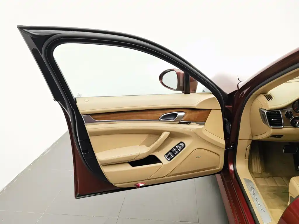 Porsche Panamera 2011 2010 Panamera 4 3.6L