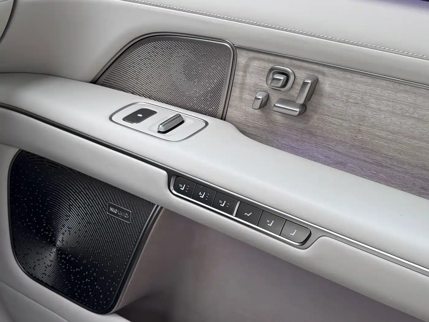 NIO ES8 2025 2025 Model 6-Seat Executive Luxury Edition