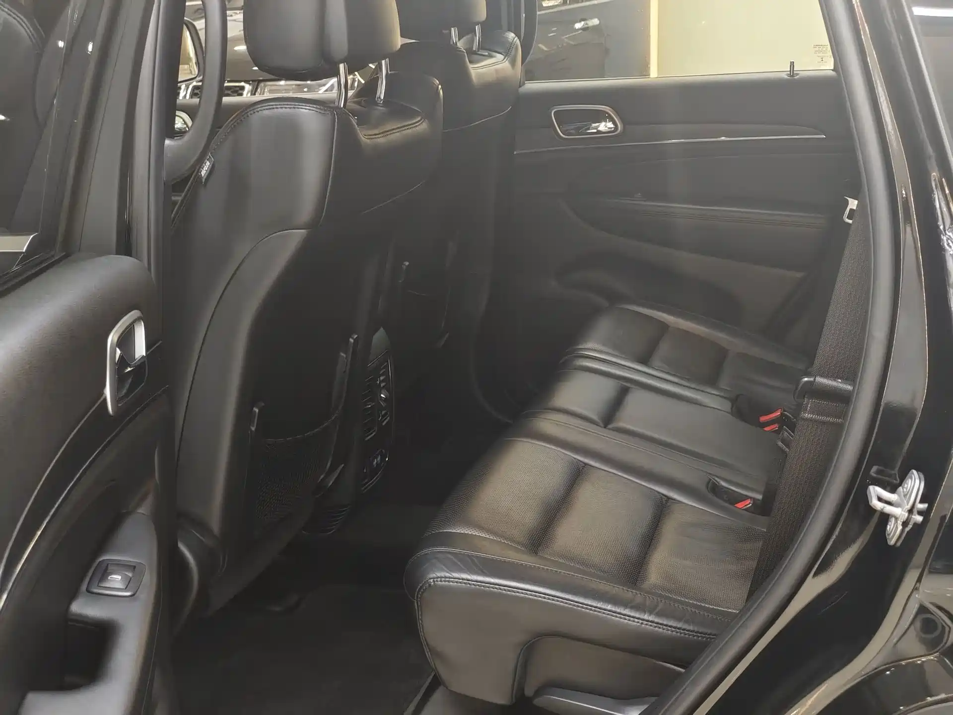 Фото 11 - Jeep Grand Cherokee (Import)