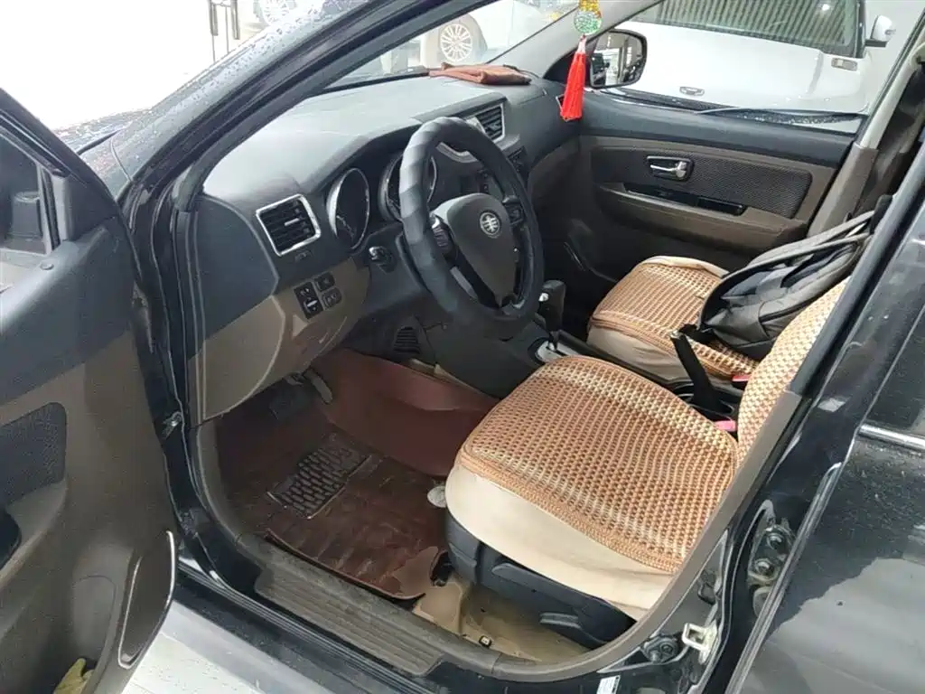 FAW Senya S80 2015 2015 1.5L Automatic 5-Seater Urban Edition