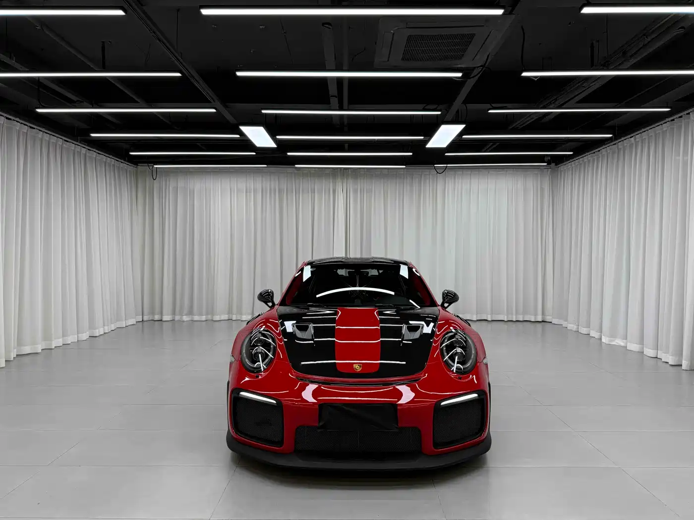 Porsche 911 2018 GT2 RS 3.8T фото 17