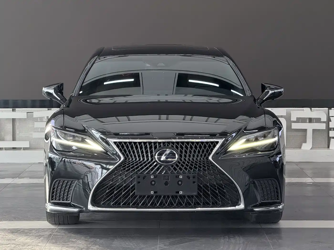 2022 Lexus LS