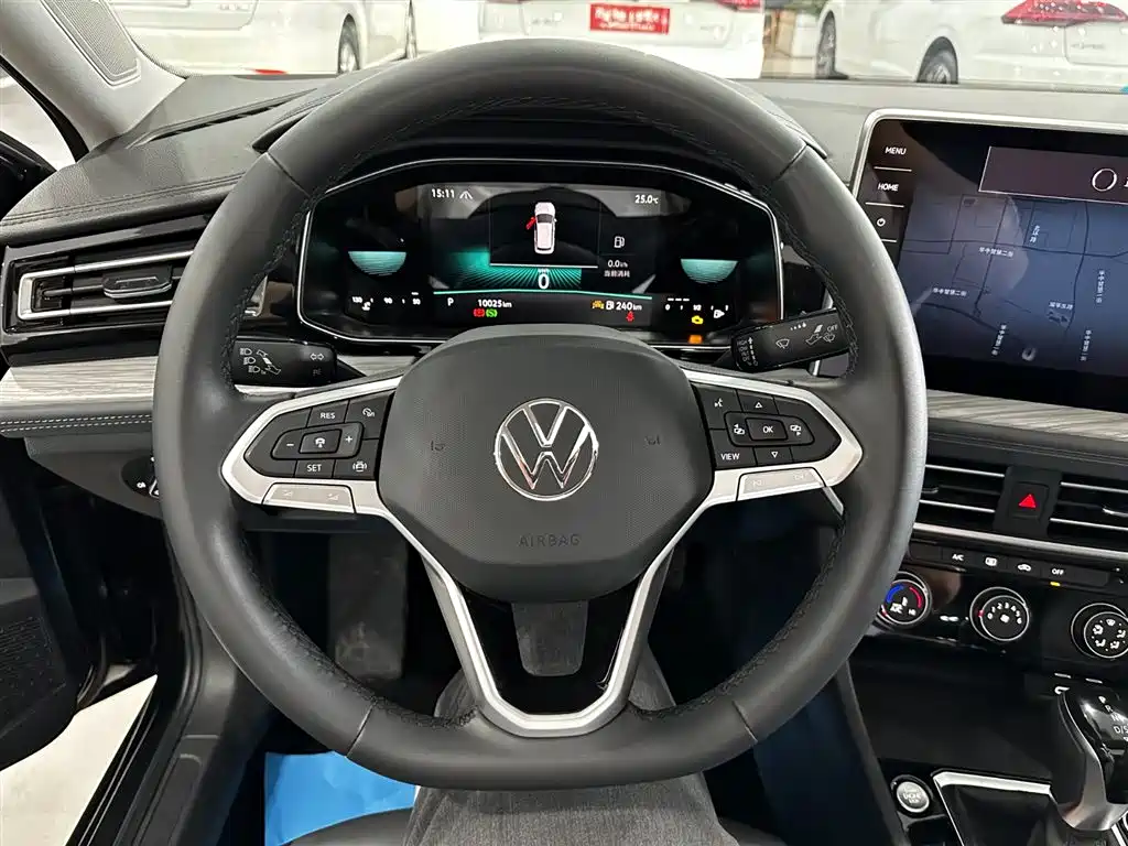 Photo 8 - Volkswagen Sagitar
