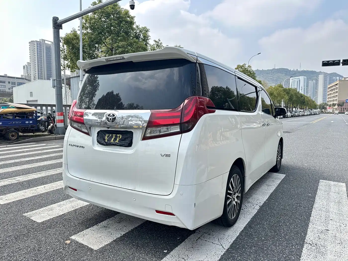 Toyota Alphard 2015 3.5L Premium Edition фото 8