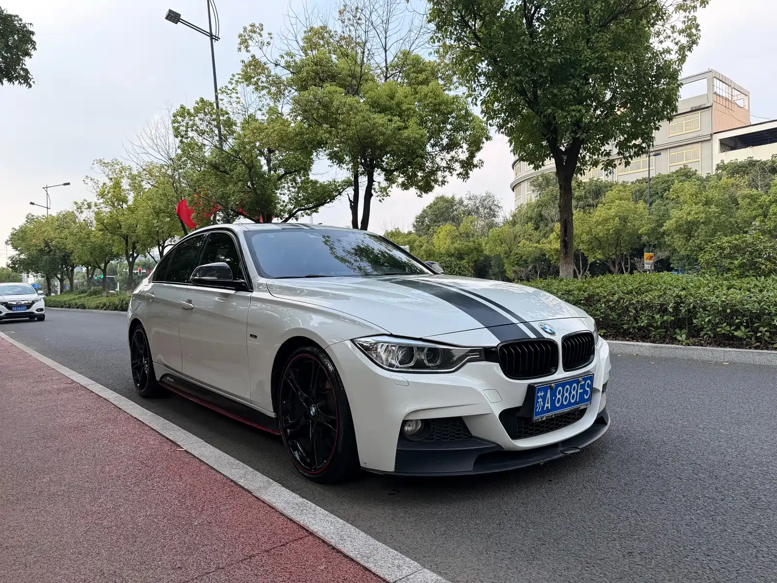 Photo 3 - BMW 3 Series (Import)