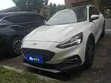 Photo 1 - Ford Focus Active