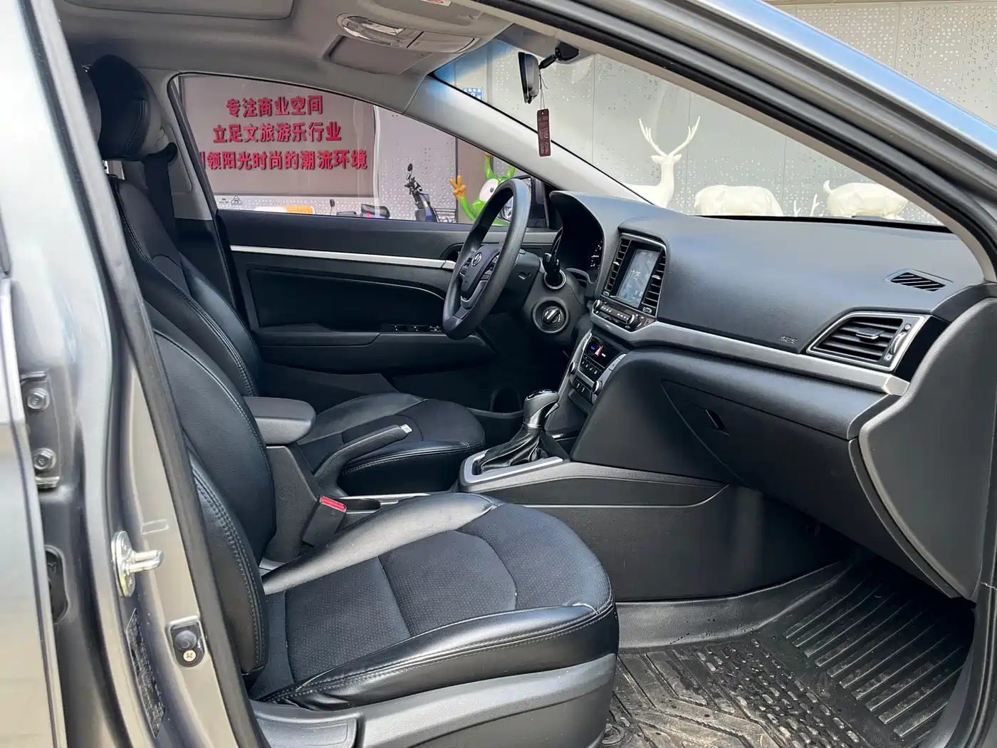 Hyundai Elantra 2016 Model 1.6L Automatic Smart Elite фото 18