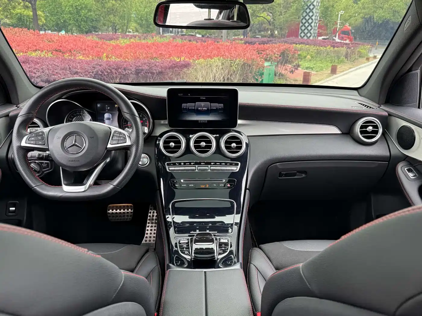 Mercedes-Benz GLC AMG 2017 AMG GLC 43 4MATIC фото 4