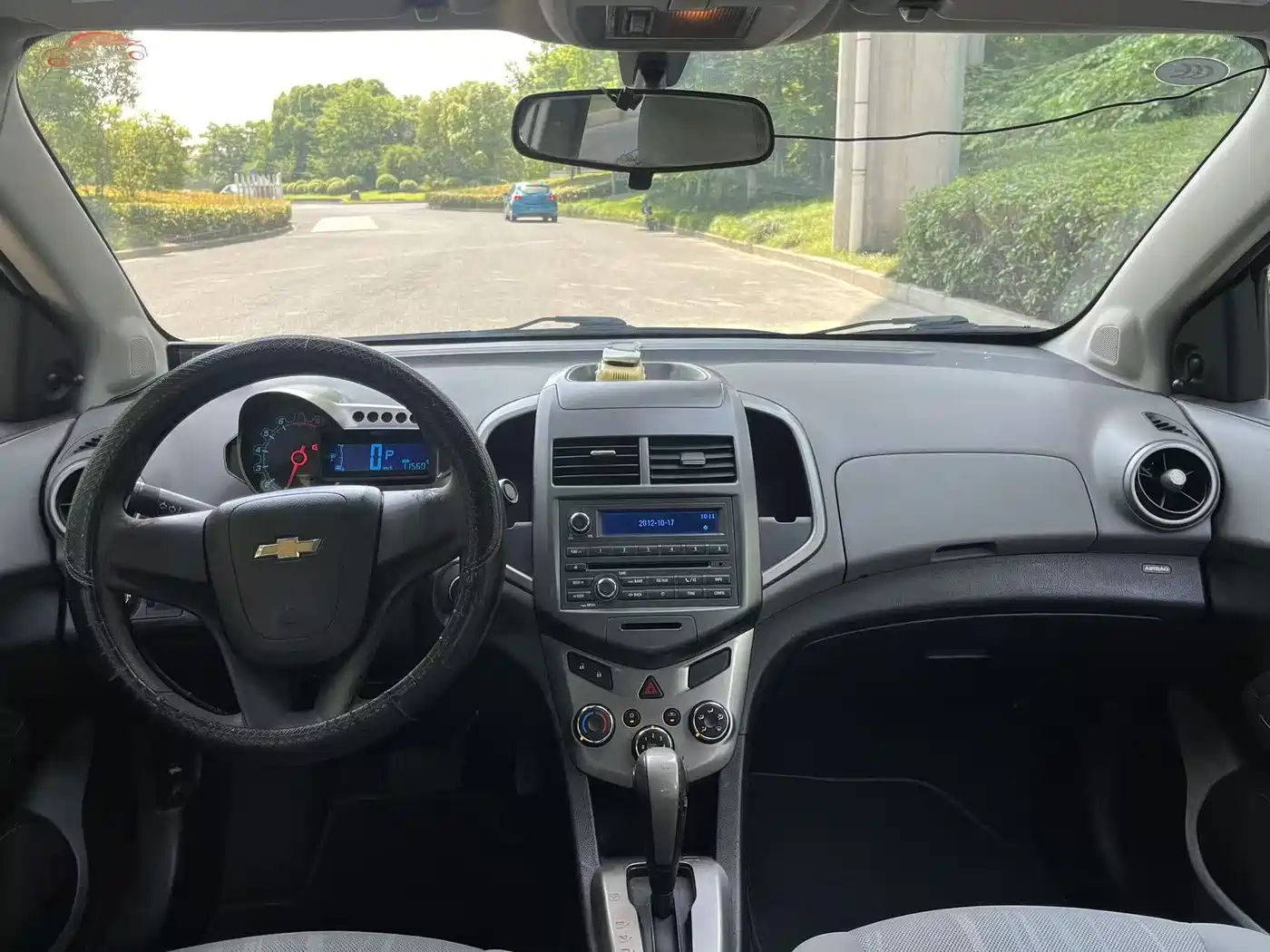Chevrolet Aveo 2013 Sedan 1.4L AT Sunroof Edition фото 9