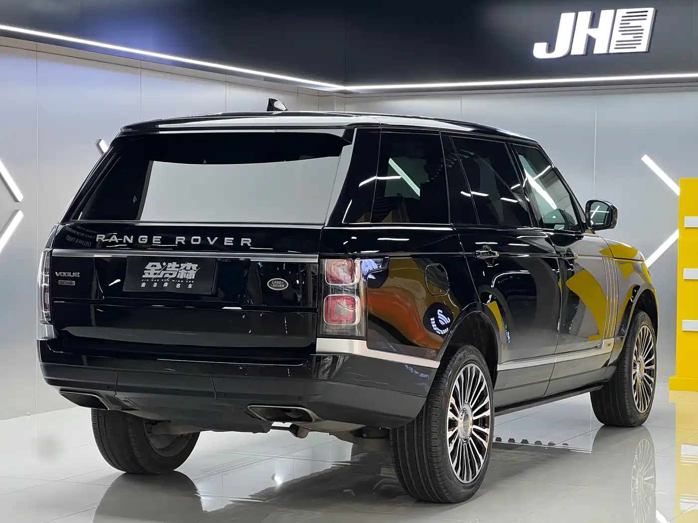 Land Rover Range Rover 2018 3.0 SC V6 Vogue Heritage Extended Edition фото 4