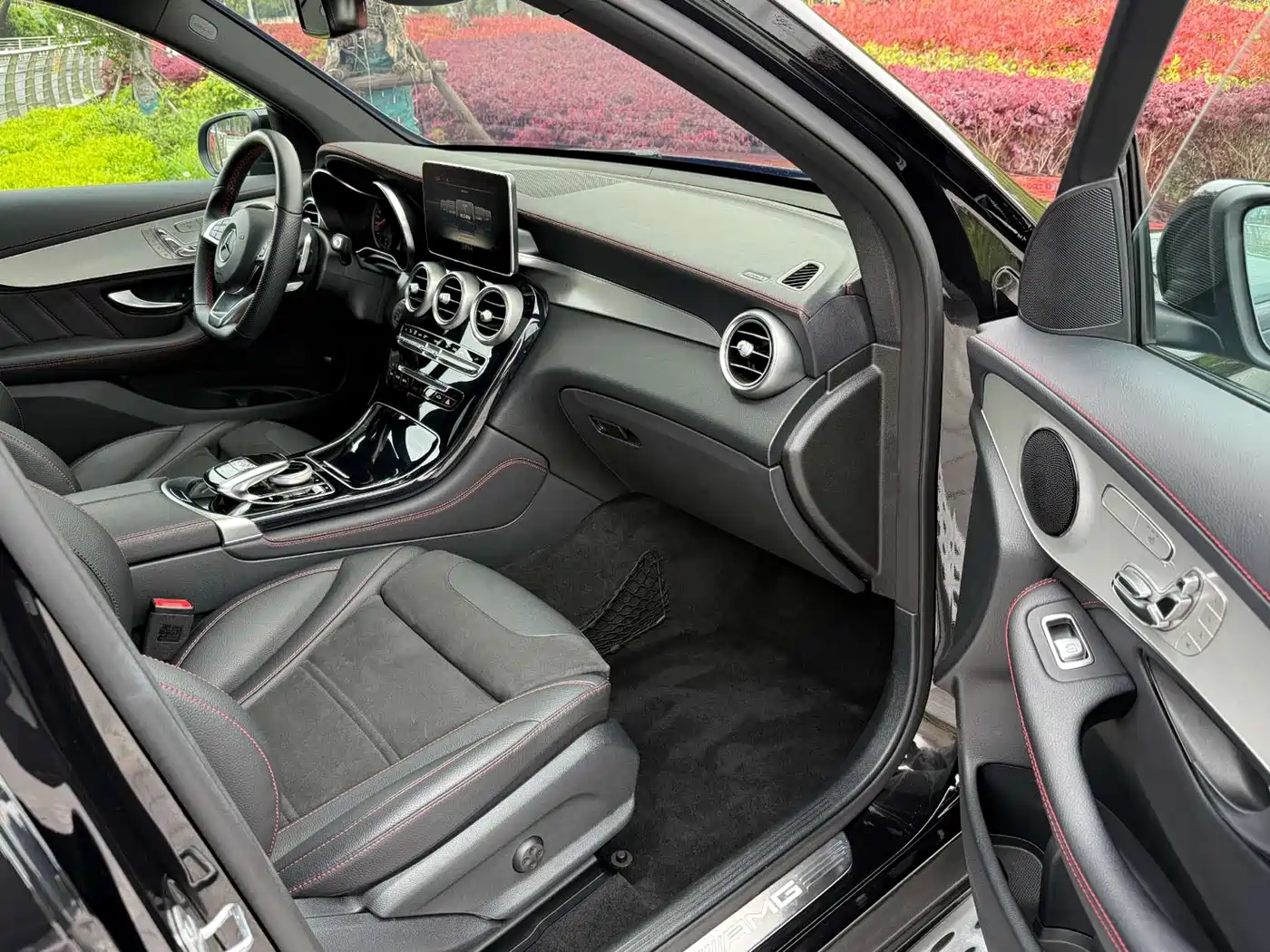 Mercedes-Benz GLC AMG 2017 AMG GLC 43 4MATIC фото 16