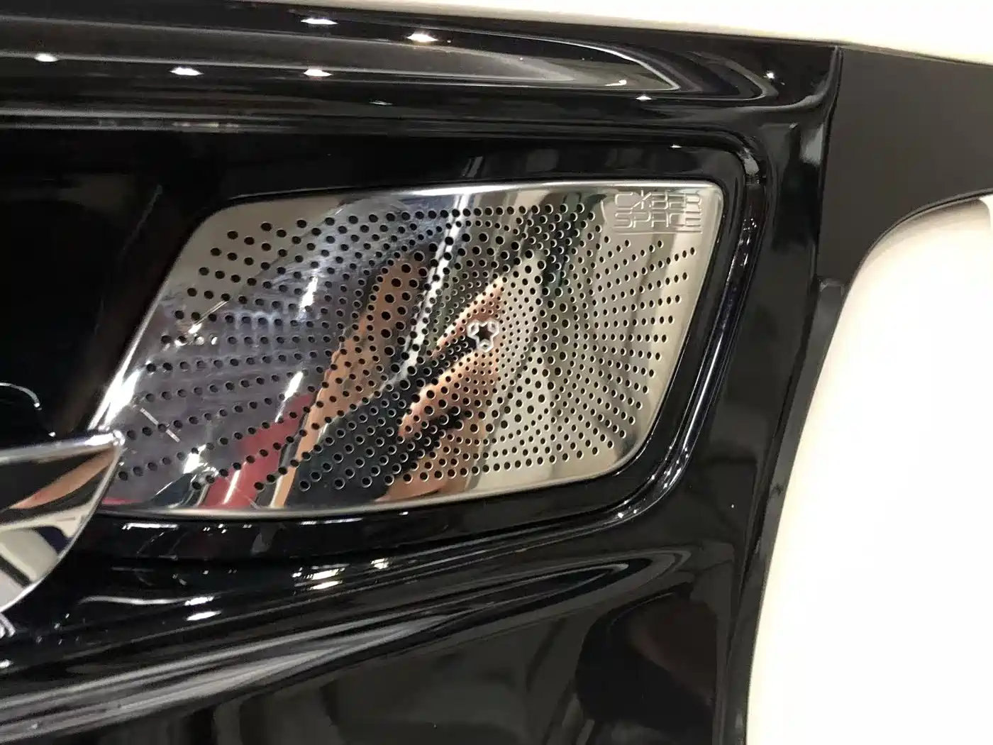 TANK CO CREATION TANK 300