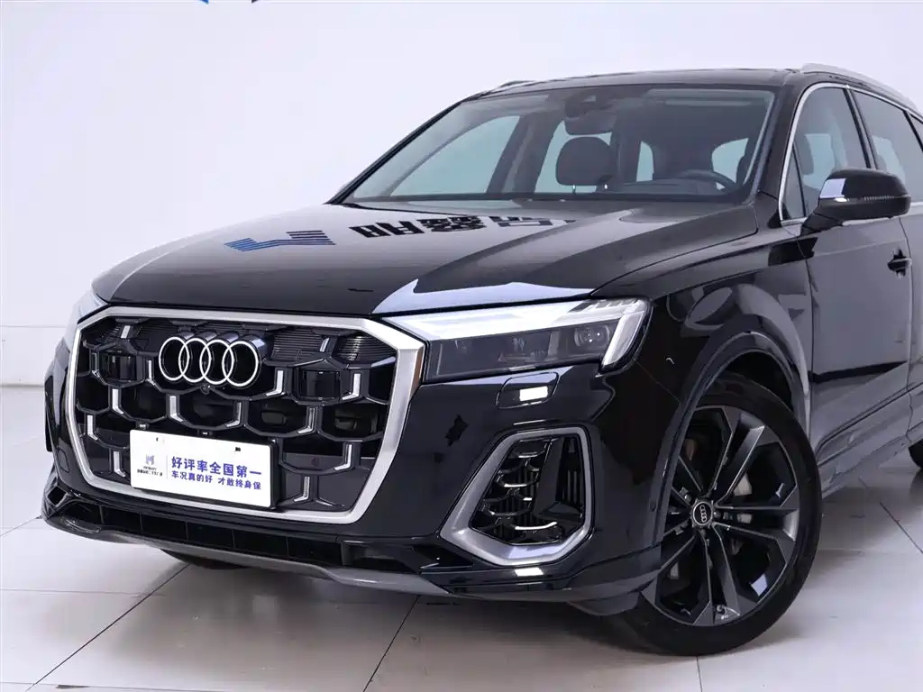 Audi Q7 2024 55 TFSI quattro S line Sport фото 3