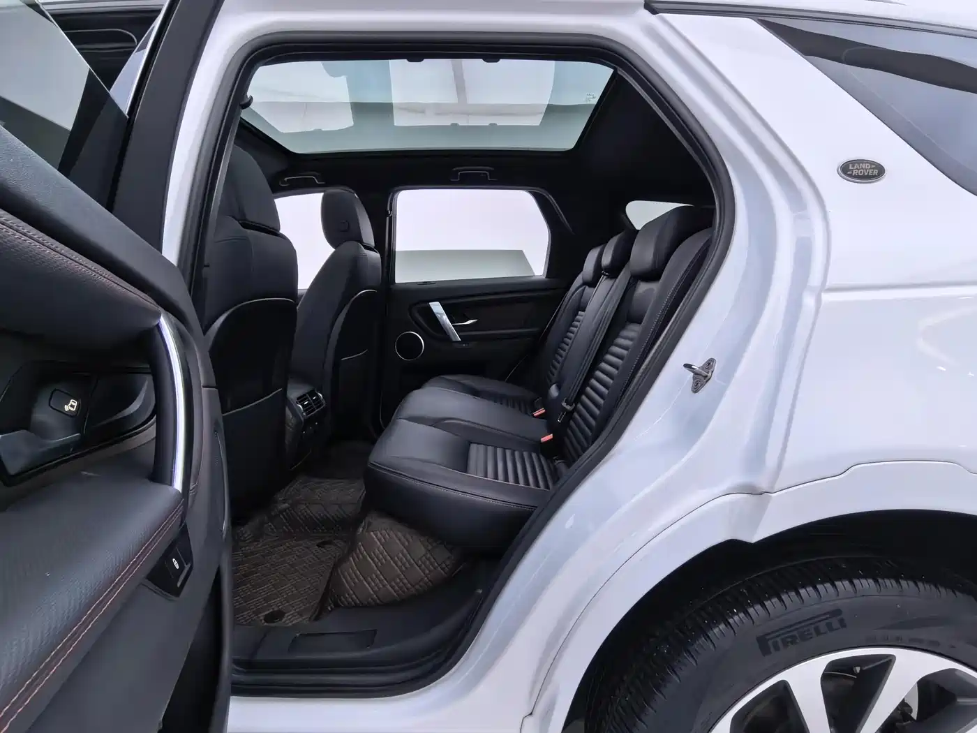 Land Rover Discovery Sport 2020 249PS R-Dynamic Performance Tech 5-seater фото 11