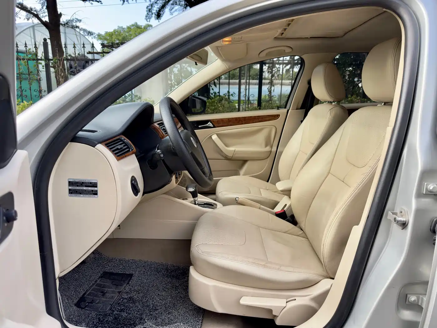 Volkswagen Bora 2008 Model 1.6L Automatic Comfort фото 11