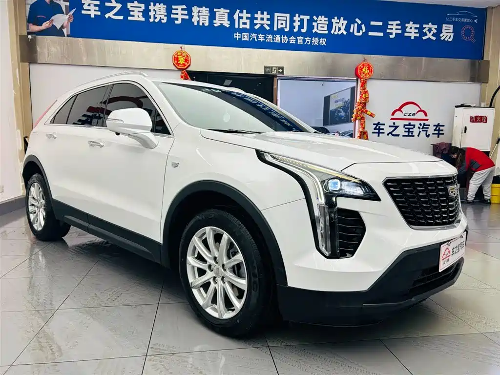 CADILLAC XT4
