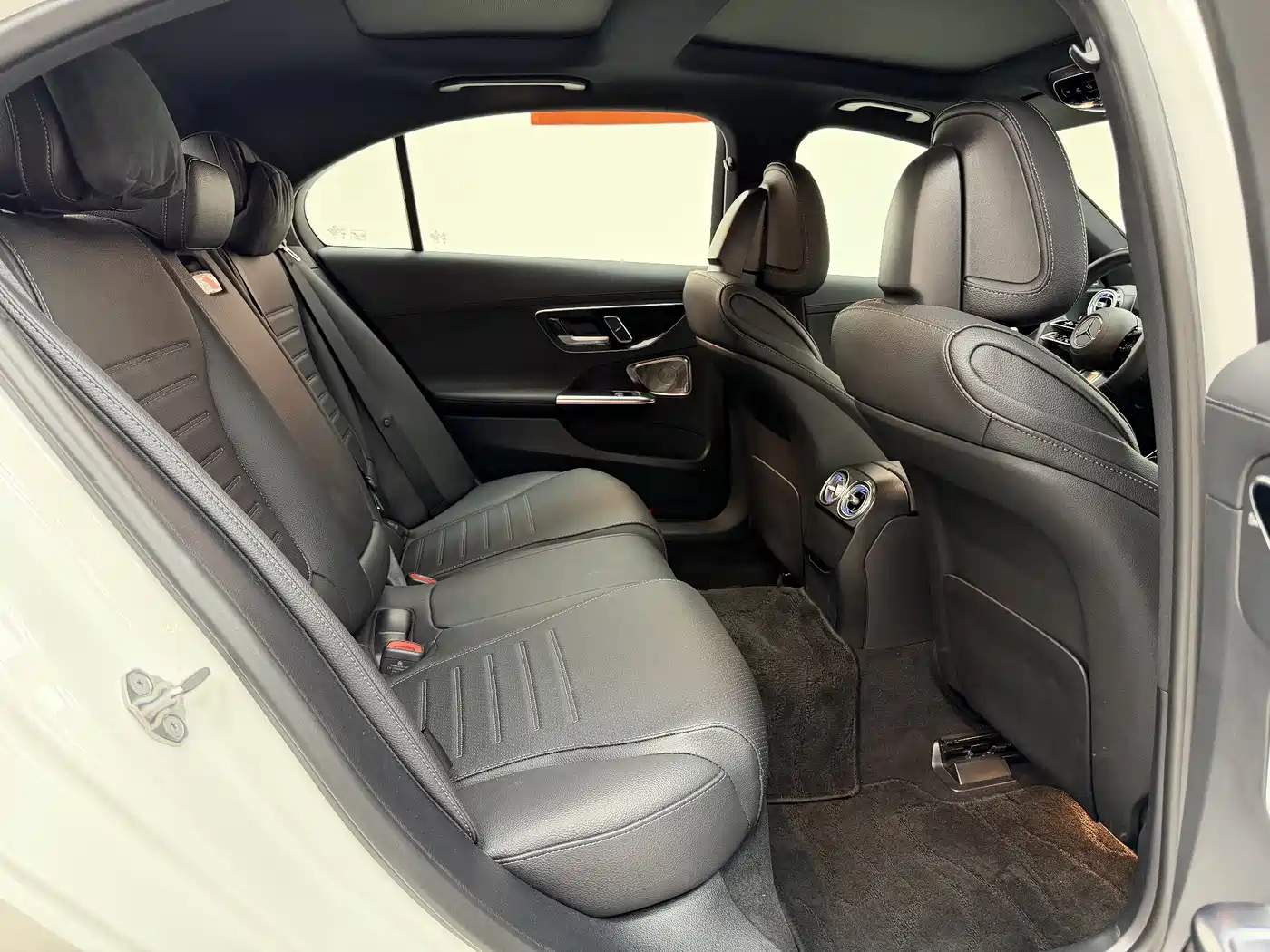 Mercedes-Benz C-Class 2023 C 260 L Night Edition Sport фото 9