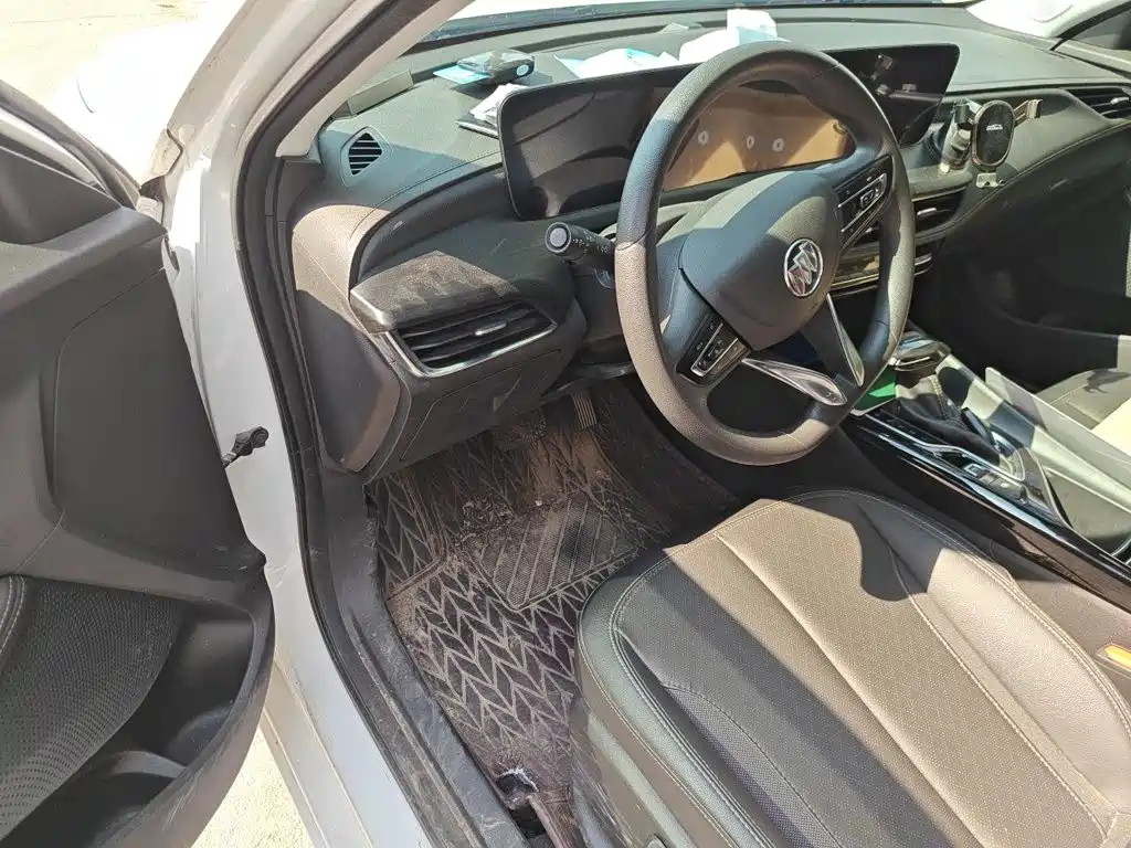 Photo 12 - Buick Verano