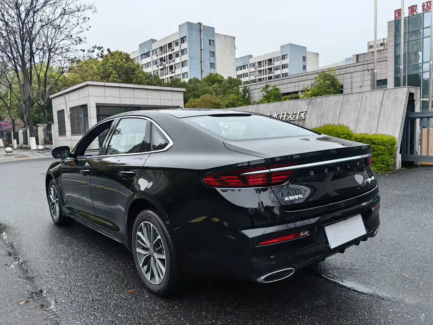 Фото 7 - Geely Preface