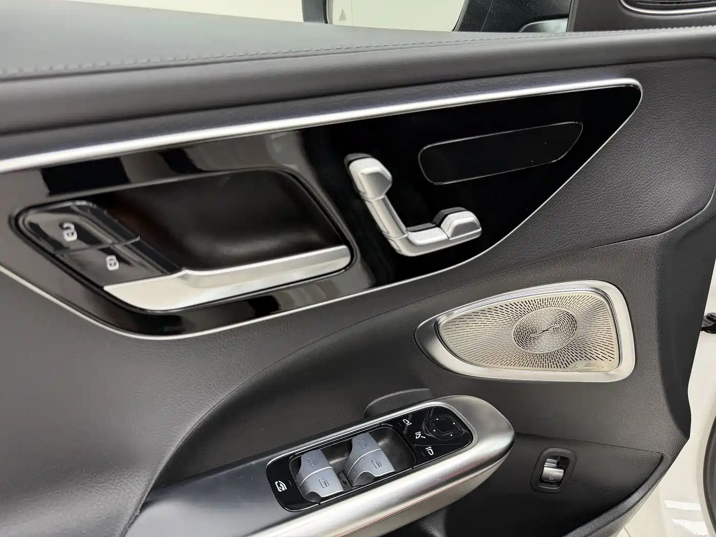 Mercedes-Benz C-Class 2023 C 260 L Night Edition Sport фото 10