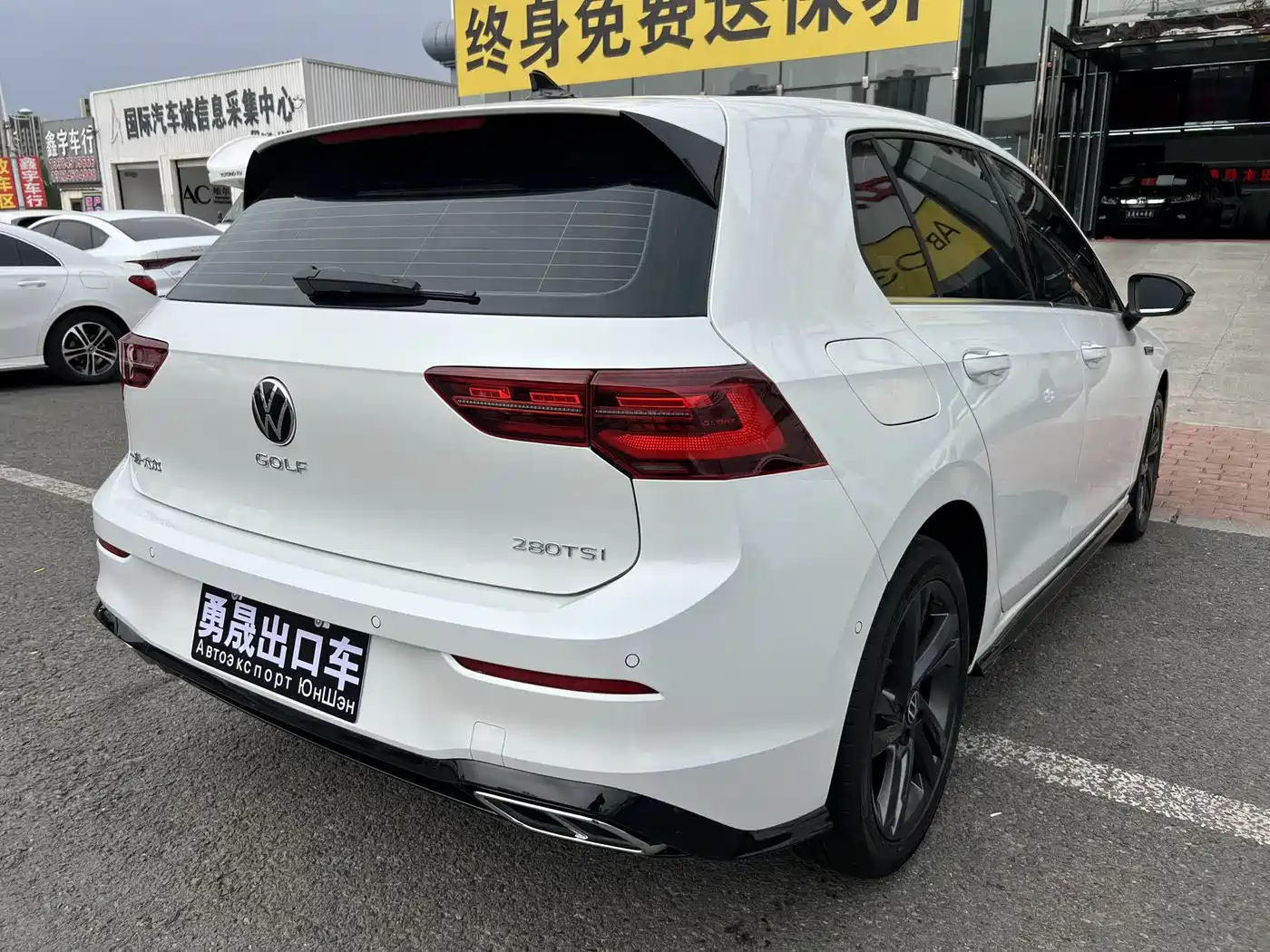 Volkswagen Golf 2023 280TSI DSG R-Line Lite фото 6
