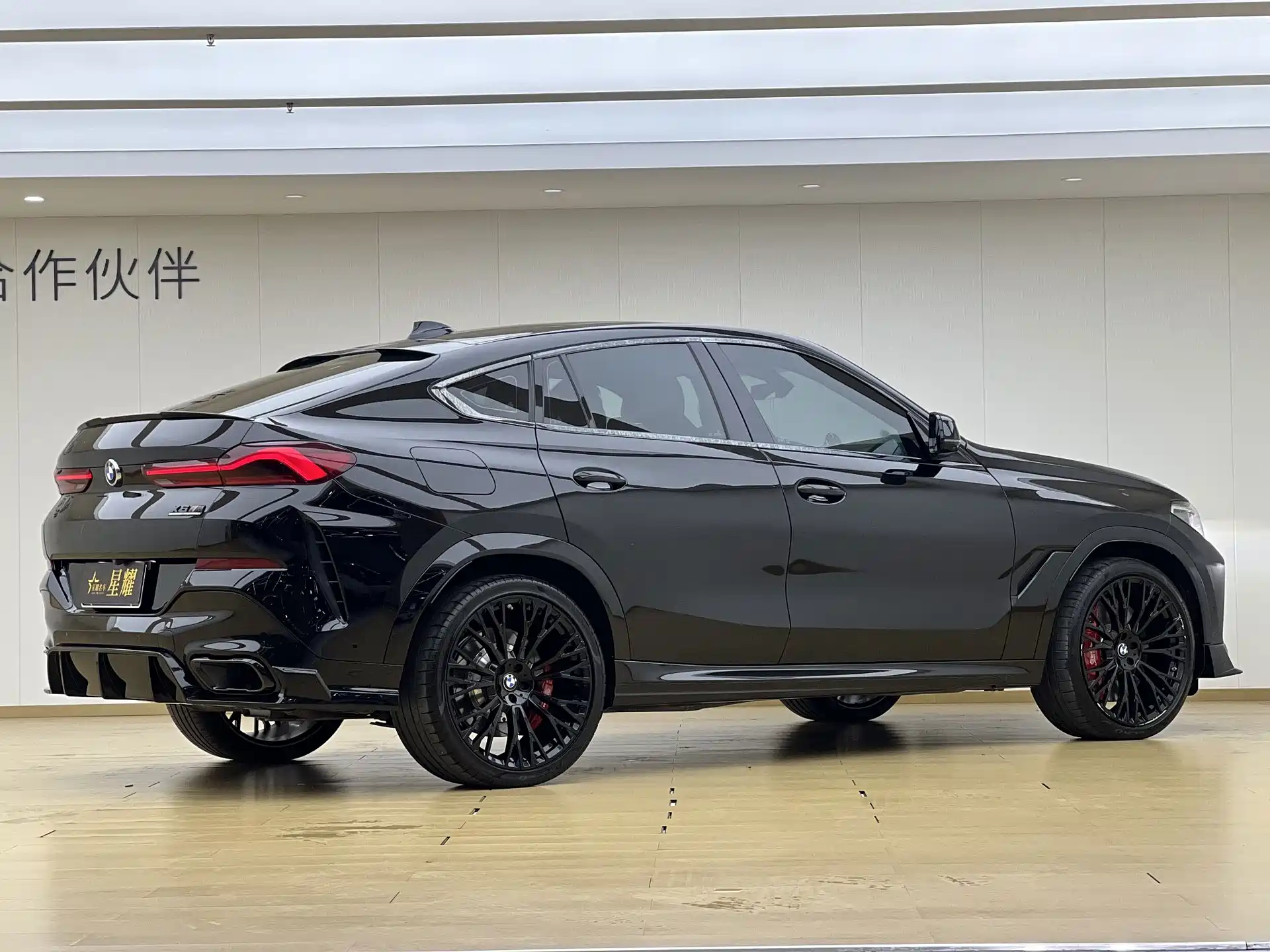 Фото 21 - BMW X6