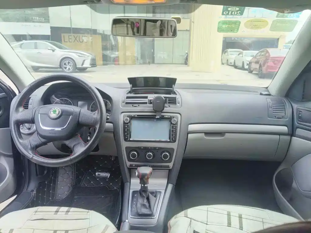 Photo 12 - Škoda Octavia