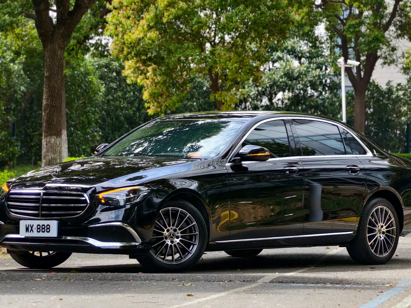 MERCEDES-BENZ E CLASS
