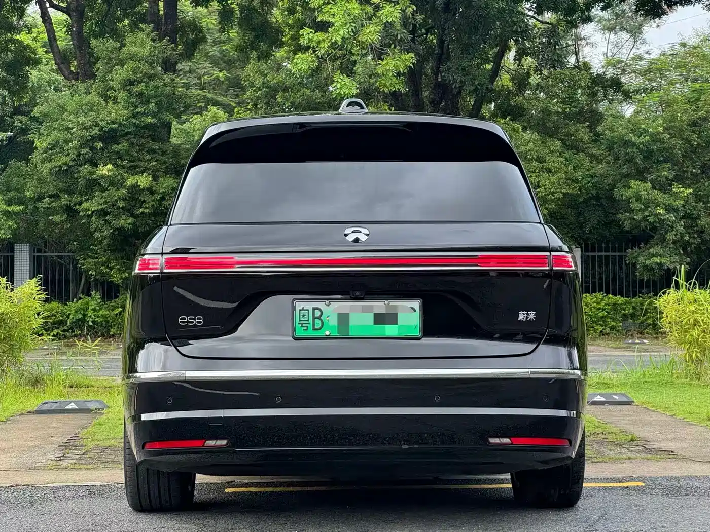 2026 NIO ES8