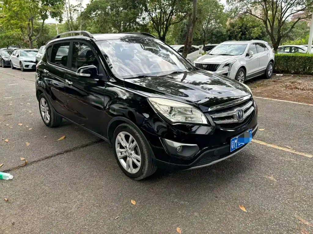 Changan CS35 2014 2014 1.6L Automatic Luxury Type China V