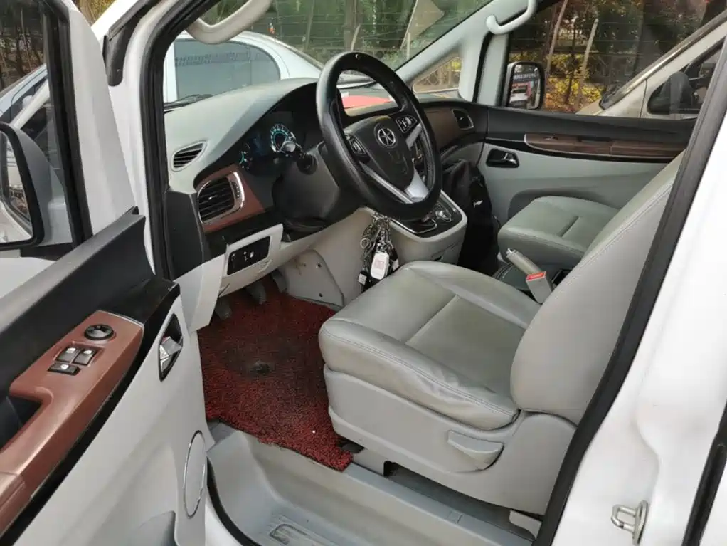JAC Refine M5 2016 2016 2.0T Gasoline Manual Business Edition