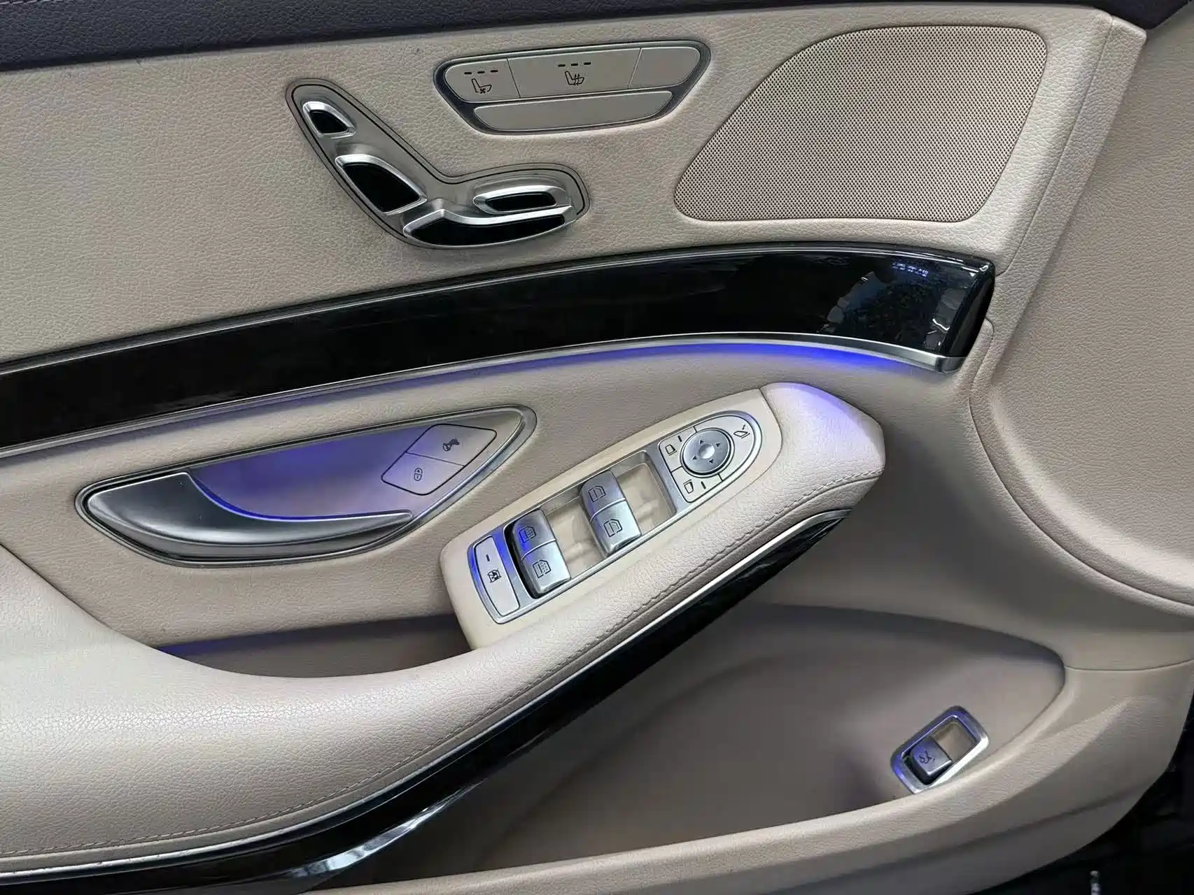 Фото 22 - Mercedes-Benz S-Class