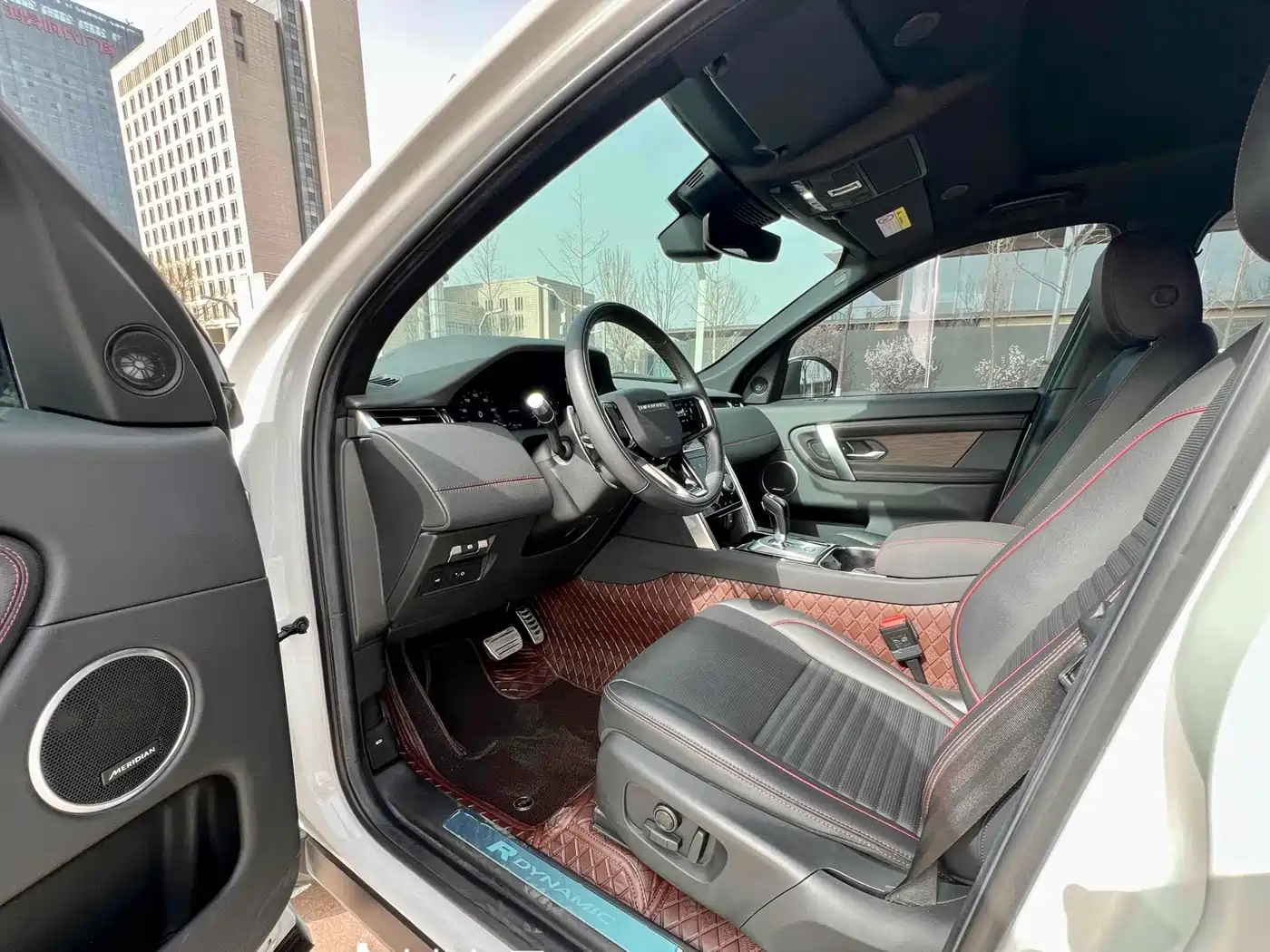 Land Rover Discovery Sport 2022 Model Facelift 249PS R-Dynamic S Performance Edition 5-seater фото 4