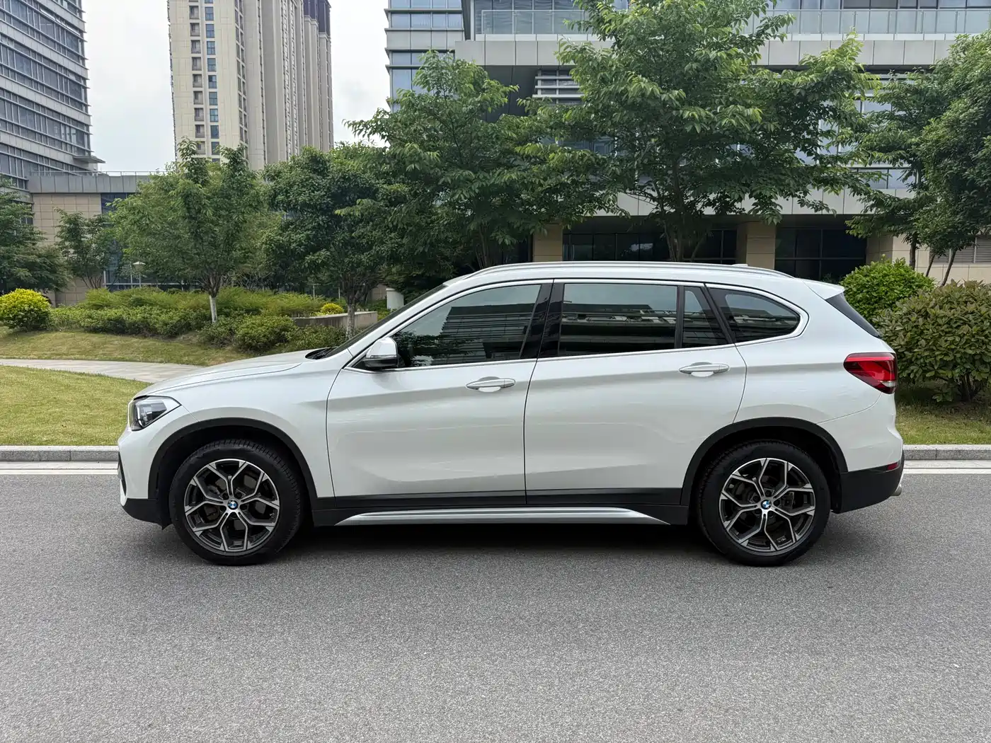 BMW X1 2020 sDrive20Li Premium Edition фото 4