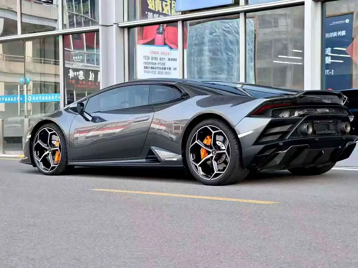 LAMBORGHINI HURACÁN