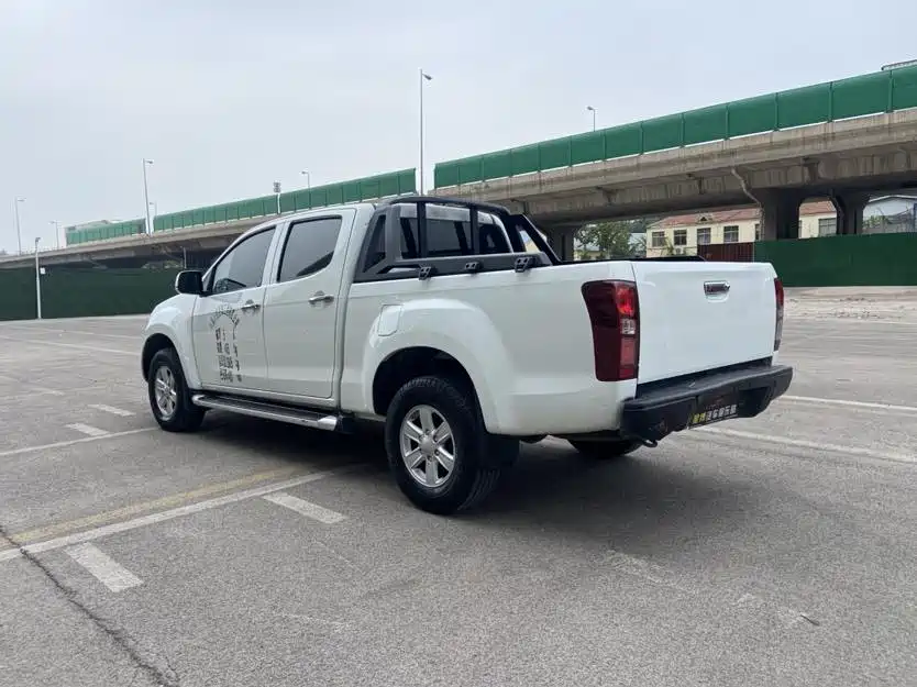 Isuzu Lingtuo 2022 2020 2.5T 2WD Automatic Flagship Edition China VI Extended Version JE4D25Q6A