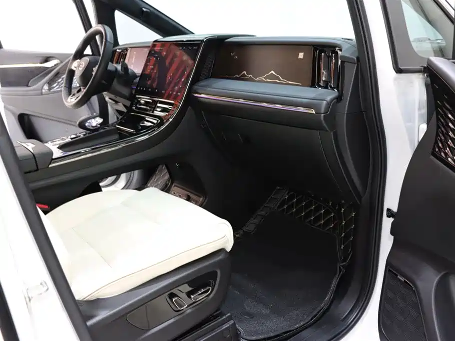 GAC Trumpchi Trumpchi M8 2023 Model Master Series Hybrid Royal Edition фото 8