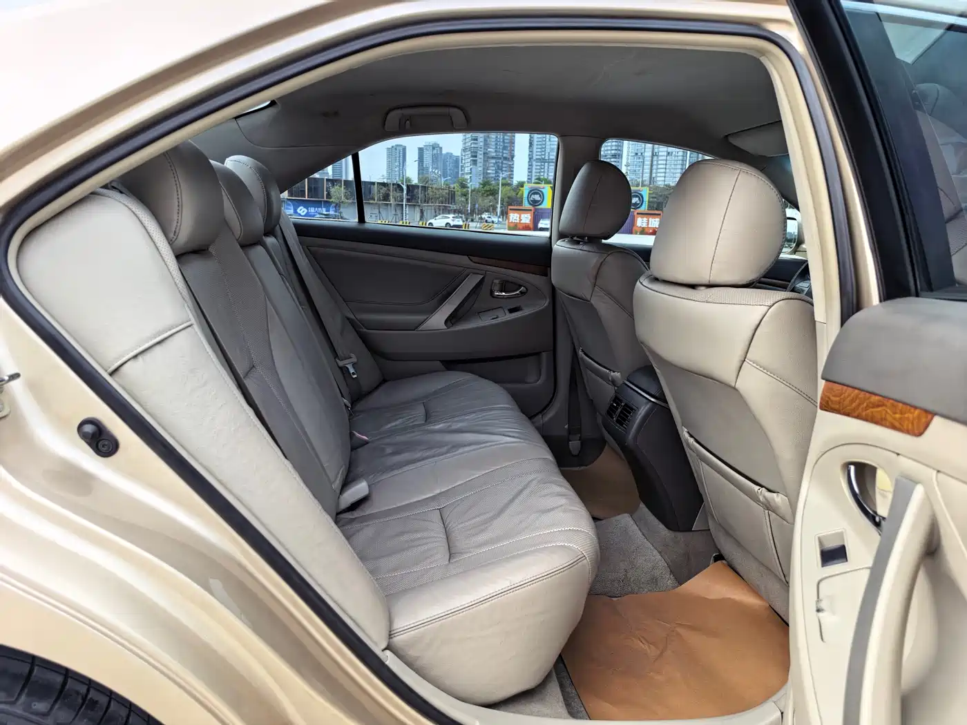 Photo 12 - Toyota Camry