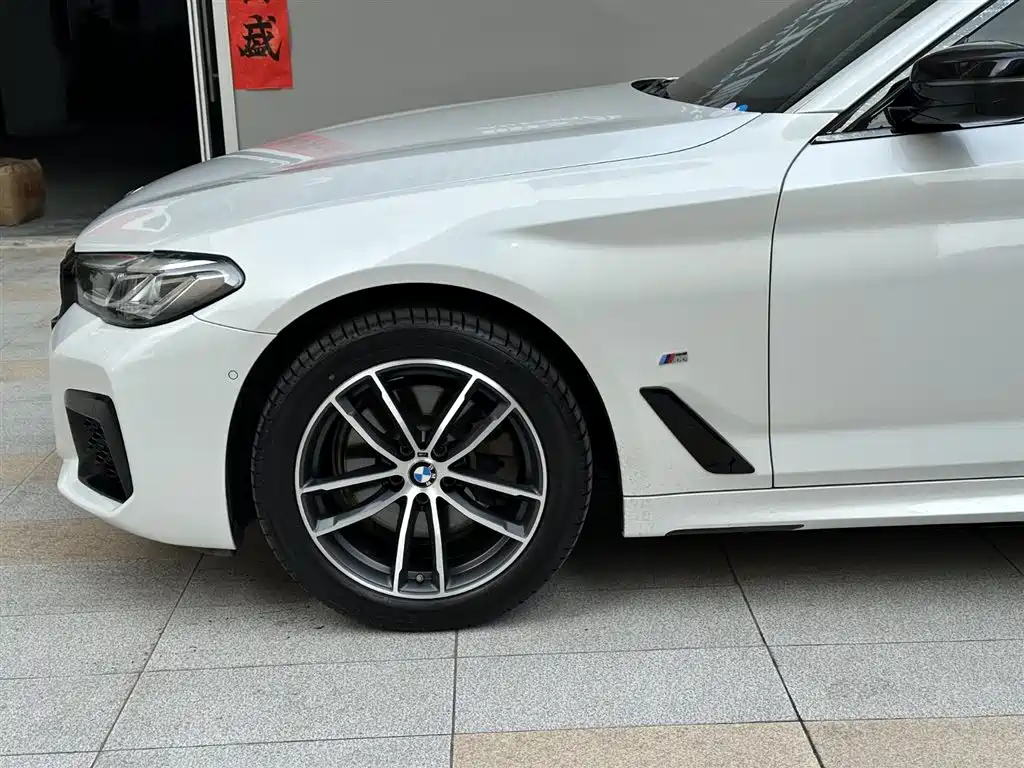 BMW 5 Series 2021 525Li M Sport Package фото 22