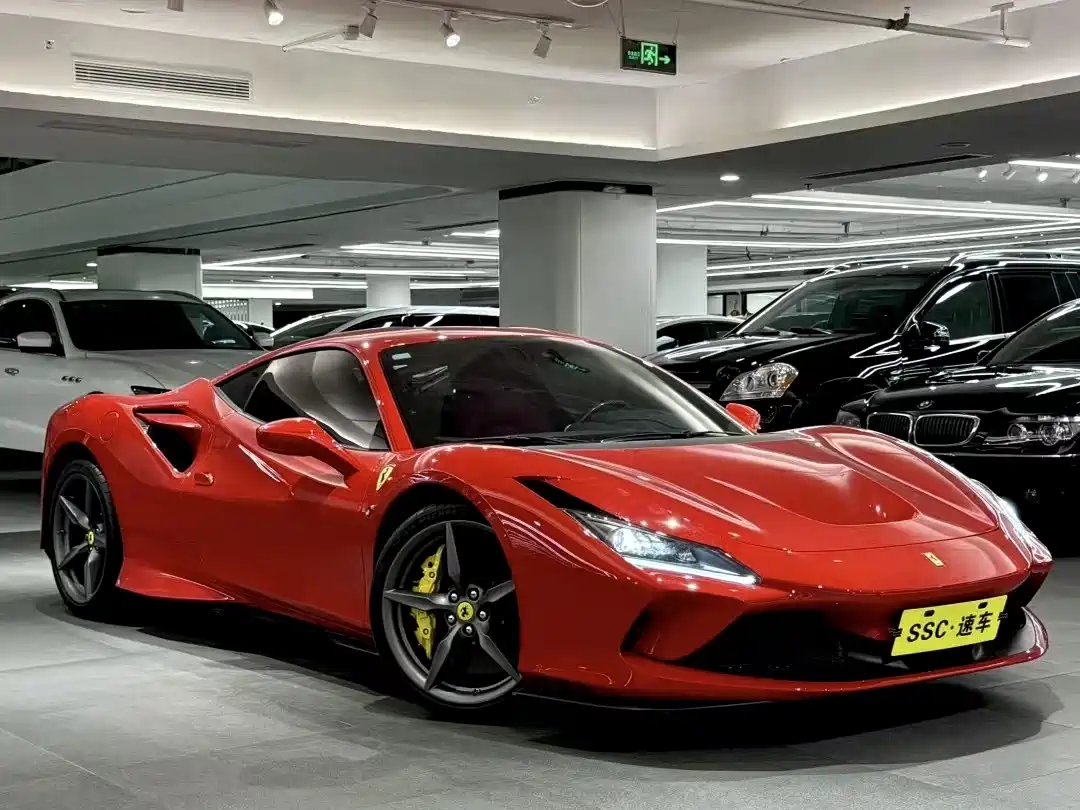 FERRARI F8