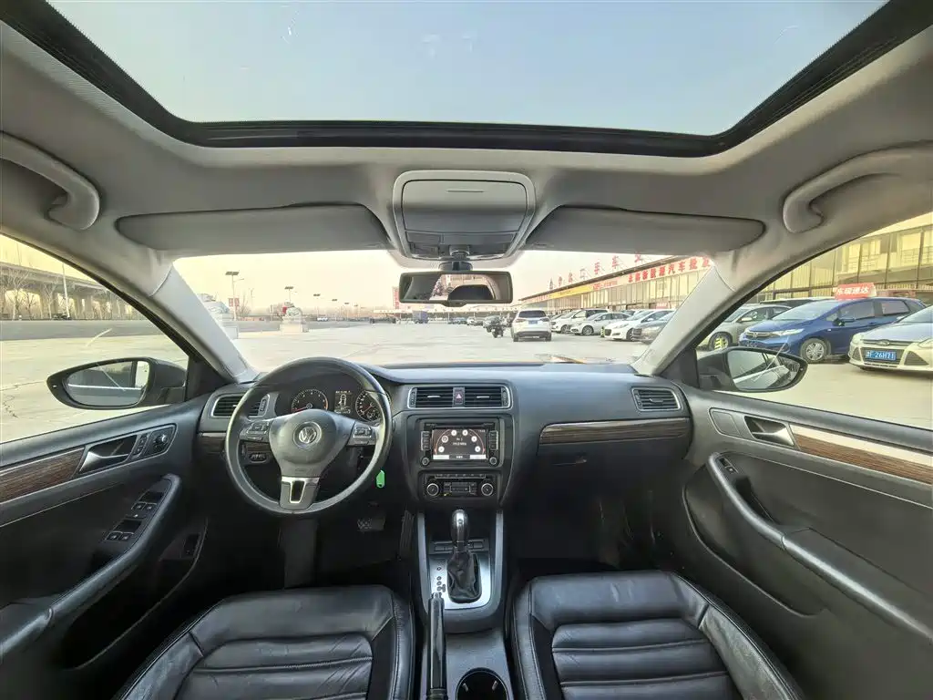 Volkswagen Sagitar 2012 1.8TSI Automatic Flagship Edition фото 5