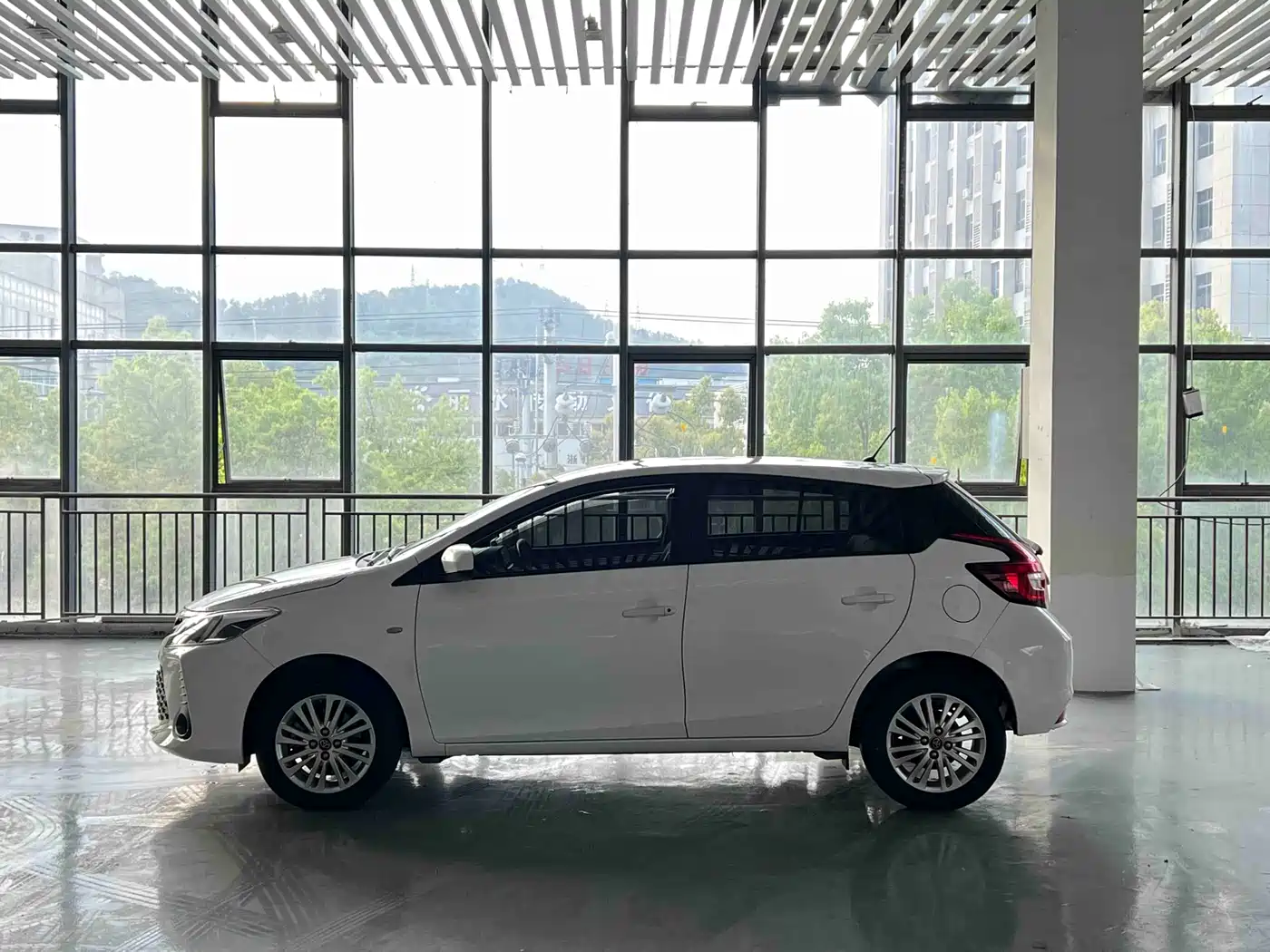 Toyota Vios FS 2021 1.5L CVT Fengchao Edition фото 2