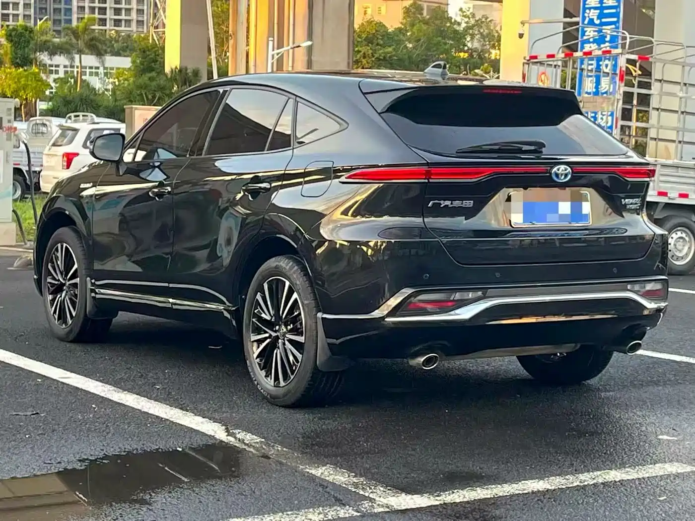 Toyota Venza 2023 2.5L Smart Hybrid FWD Premium фото 7