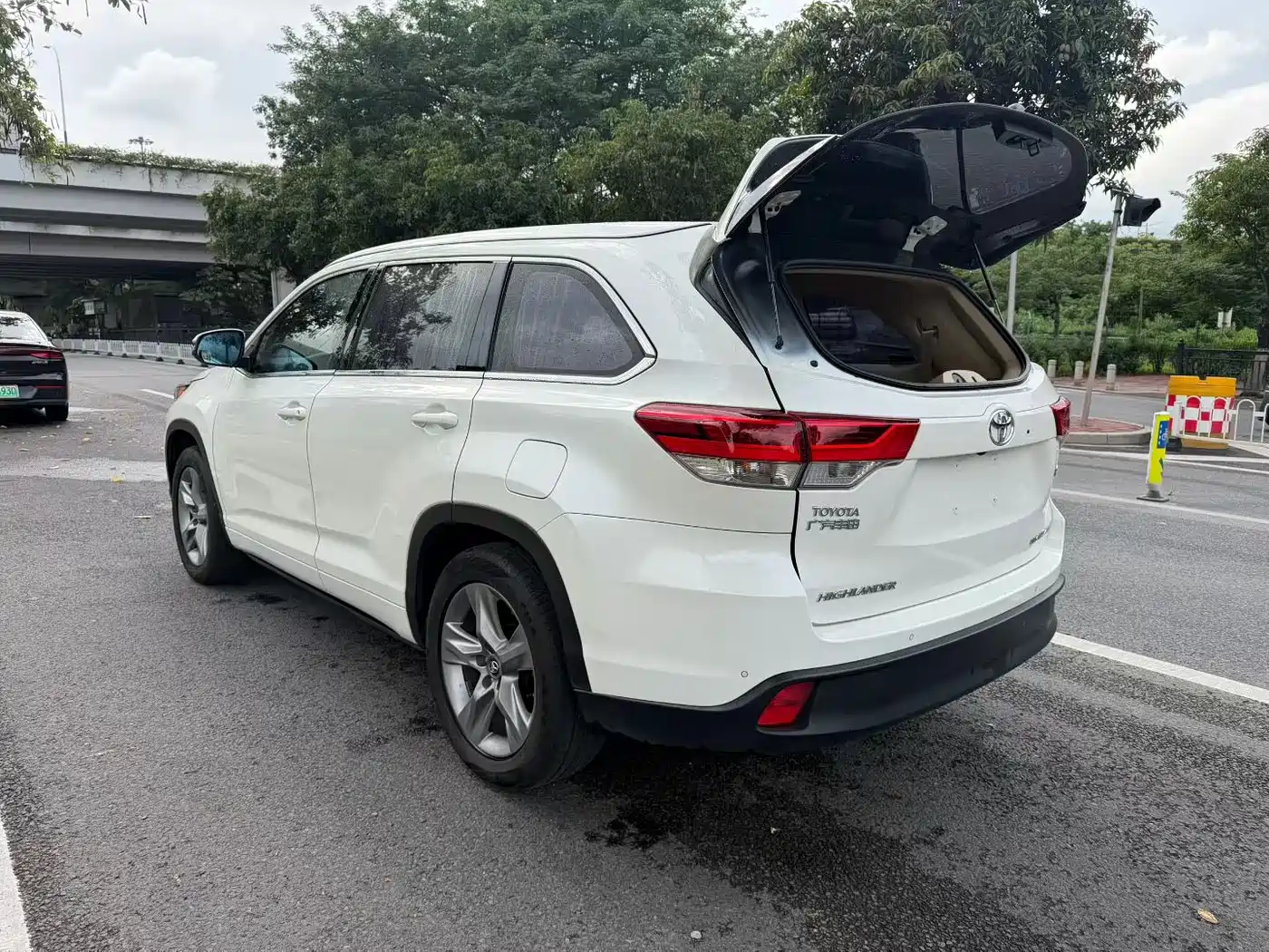 Toyota Highlander 2018 2.0T 4WD Ultimate 7-seater (China V) фото 5
